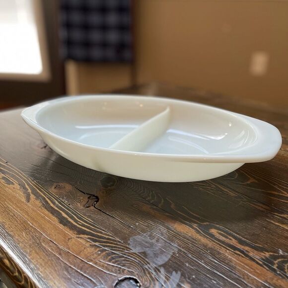 PYREX Divided Serving Dish White 1 1/2 Quart - Picture 3 of 6